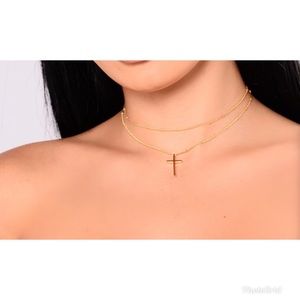 Beautiful gold cross choker 🆕🆕🆕🆕